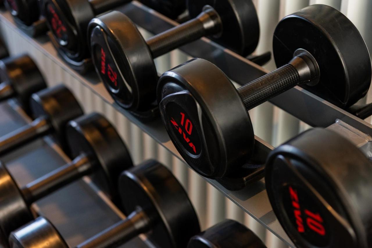 Arbour Hotel And Residence Pattaya Ngoại thất bức ảnh Dumbbells on a rack