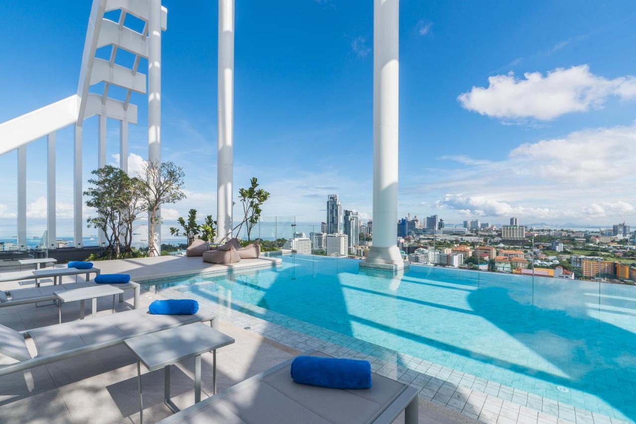 Arbour Hotel And Residence Pattaya Ngoại thất bức ảnh Infinity pool at the rooftop