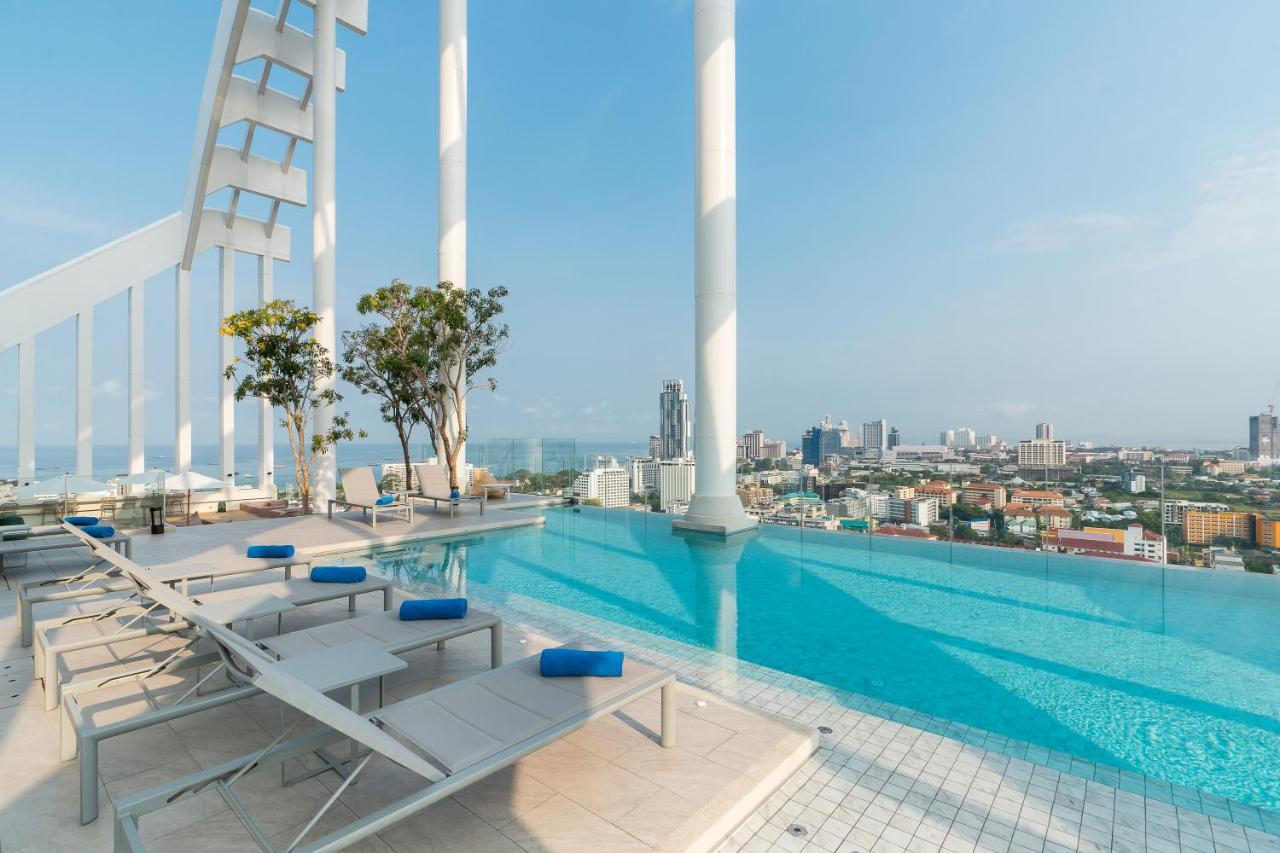 Arbour Hotel And Residence Pattaya Ngoại thất bức ảnh The rooftop pool at the U Sathorn