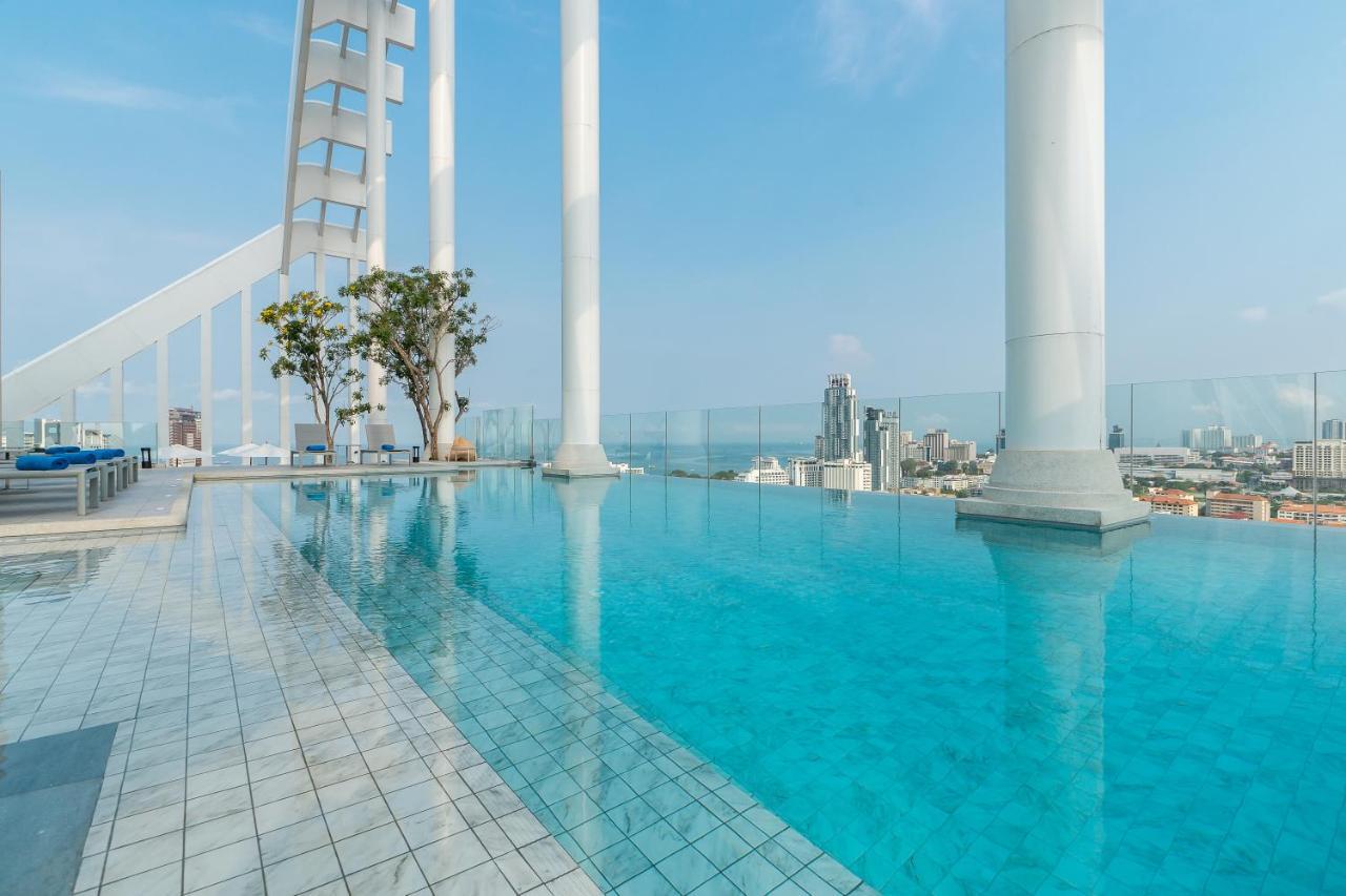 Arbour Hotel And Residence Pattaya Ngoại thất bức ảnh Infinity pool at the rooftop